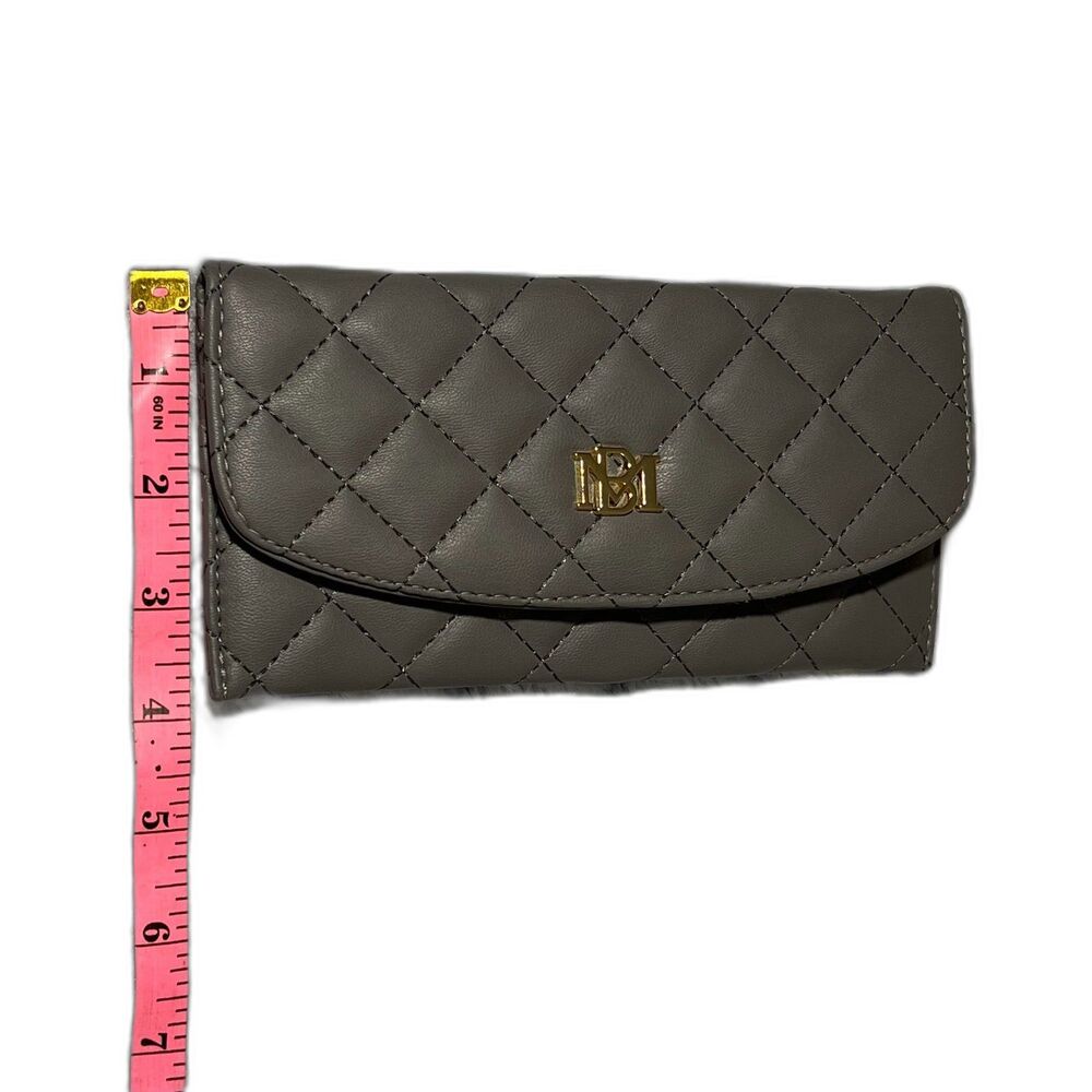 Women’s Wallet Clutch Snap Gray Quilt Vegan Leather Badgley Mischka holiday gift